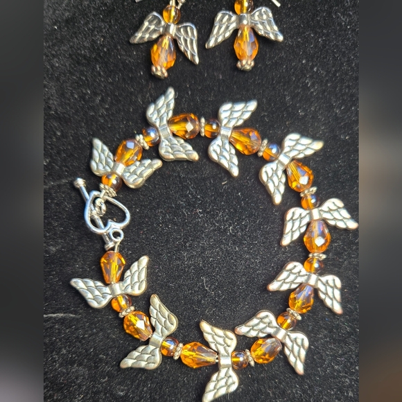 Angel Wings Bracelet and Earring Set - Picture 3 of 6